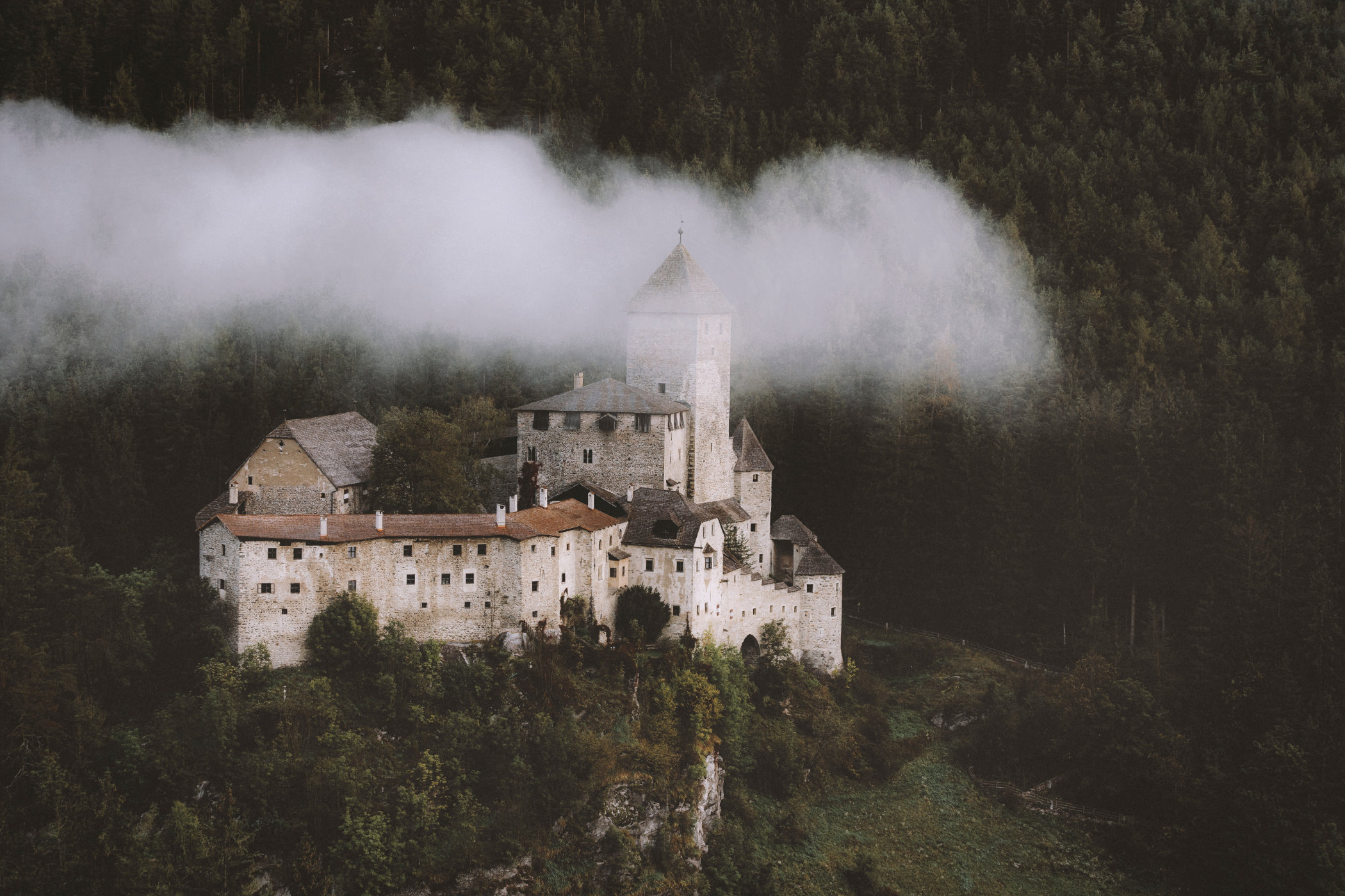 Burg Taufers von oben